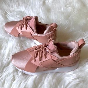 puma muse satin outfit